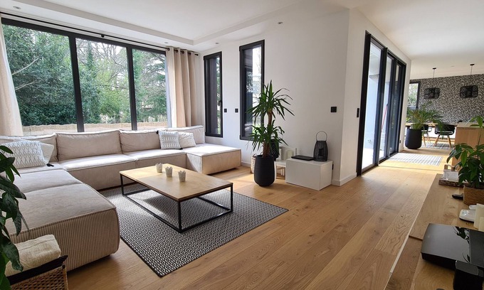 Bruz House | Bright contemporary house in Brittany