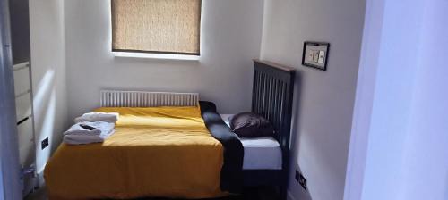 Perry Vale House | Bright Double Room w Private Bath Easy Access Free Breakfast