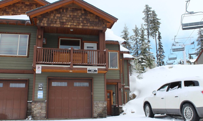 Big White Ski Resort Ski Chalet | Bright End unit Townhome, priv. hot tub, 2 parking, ski in/out, close village