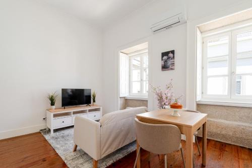 Foz do Douro Apartment | Bright Flat in Historic Foz House by HostWise