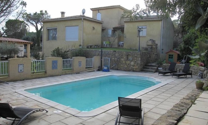 Saint-Etienne-des-Sorts Villa | Bright contemporary villa, located on a hill overlooking the Rhone.