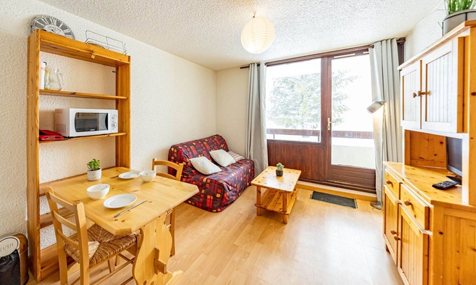 Montgellafrey Apartment | Bright studio for 4 near slopes, TV, equipped kitchen