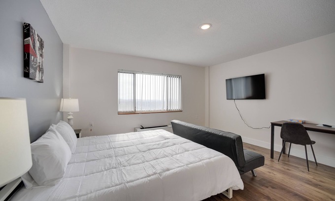 Gadsden Apartment | Bright Gadsden Apartment ~ 10 Mi to Dive Land Park