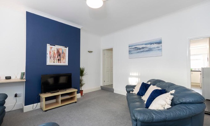 Hartlepool Apartment | Bright House