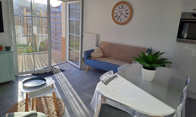 Sainte-Cecile-Plage House | Bright house - Sainte Cécile beach 2 min away