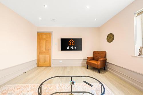 Paisley House | Bright & Modern 3-Bed House Next To Glasgow Airport