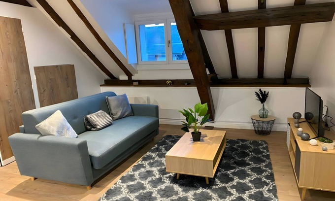 Ecommoy Apartment | Bright & Modern Escape in Ecommoy