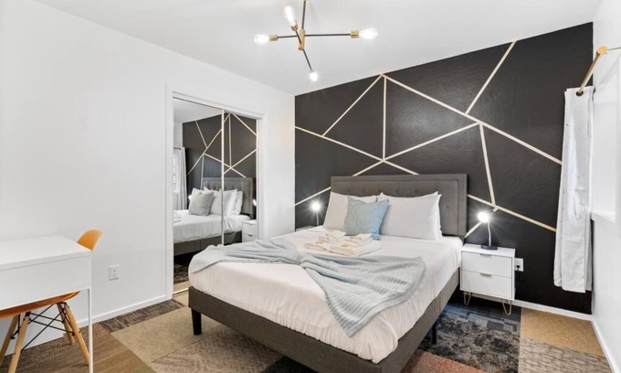 Downtown Apartment | Bright Modern One BR Apartment in SFO