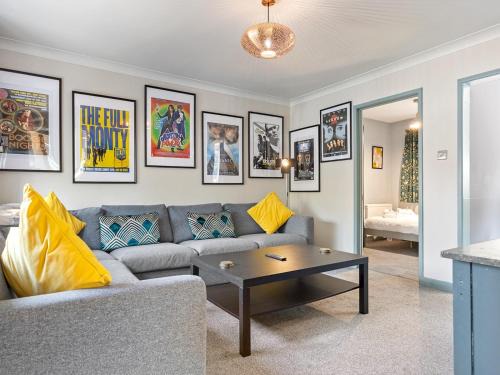 York House | Bright Modern York Home with Free Parking Pass the Keys
