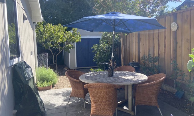 Palo Alto Cottage | Bright new cottage next to Stanford, tucked in a peaceful private flower garden.