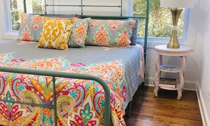Lynn House | Bright New Cozy Cottage - 1/2 mi from downtown.
