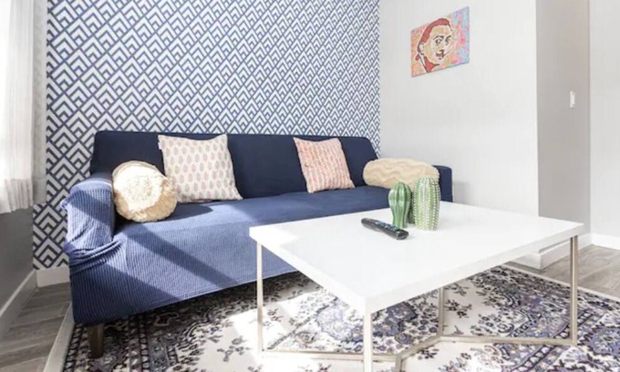 Mission Hills Apartment | Bright ☀️ Old Town. Parking/WiFi. Cable/Walk to All