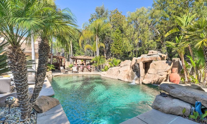 Poway Apartment | Bright Poway Studio w/Shared Outdoor Pool!