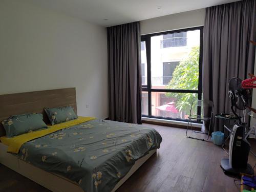 Long Hung House | Bright Room in Quiet Area