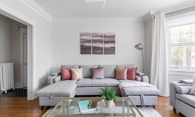 Humewood-Cedarvale Apartment | Bright & Spacious 2BR Apartment near Casa Loma