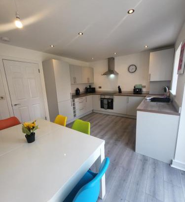Rotherham House | Bright & Spacious 3-Bed Rotherham Home Ideal for Families or Contractors