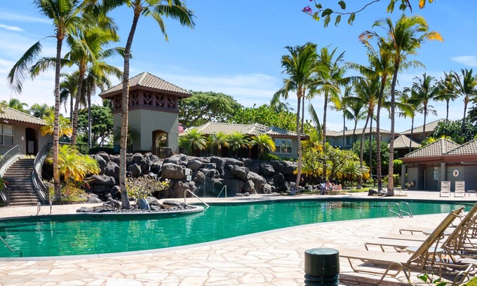 Kamuela House | Bright, Spacious 3 Bedroom- Beach Club Access