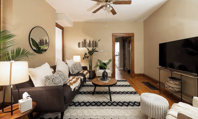 Old North Columbus House | Bright Spacious 5BR Perfect for Groups or Family