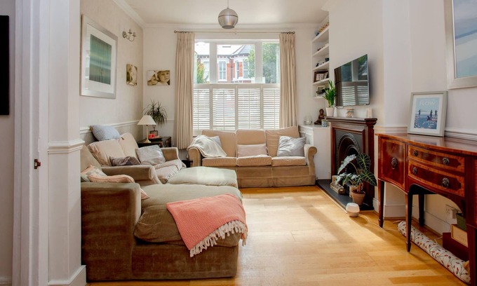 Earlsfield House | Bright & Spacious Family Home Near Wimbledon