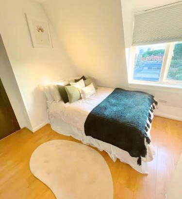 Walworth Apartment | Bright studio in Excellent location