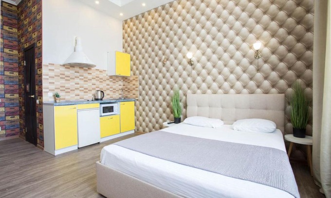 Petrovskoye Apartment | Bright studio in the Center - Hrekivska str. 3