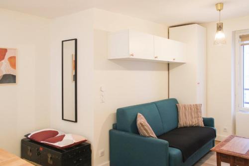 19th Arrondissement Apartment | bright studio with balcony quiet location