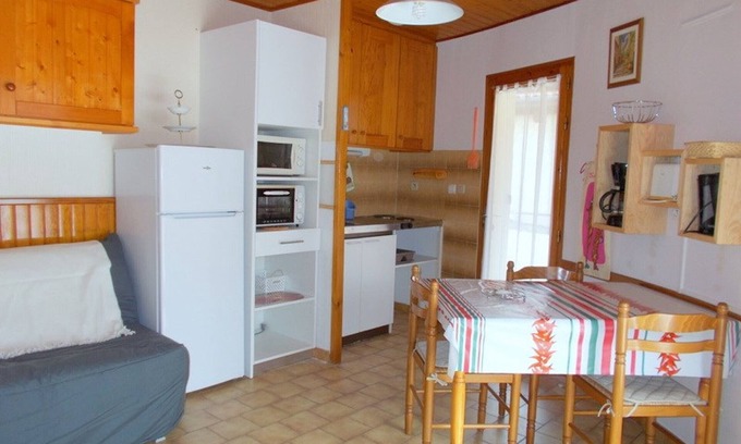 Barbotan-les-Thermes Apartment | Bright T2 with south terrace, parking and Wifi in Barbotan