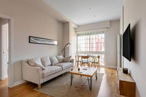 Prosperidad Apartment | Bright with views - 2Bd 1Bth- Av América