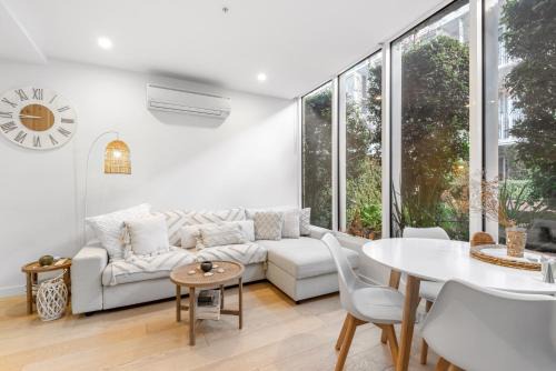 Brighton Apartment | Brighton 1-Bed Apartment with Balcony & Parking