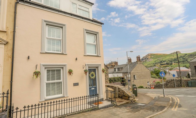Nefyn House | BRIGWYN, pet friendly, character holiday cottage in Nefyn