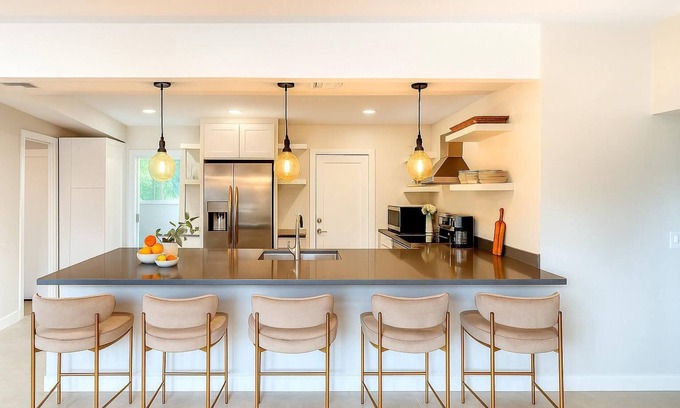South Scottsdale Cottage | Brilliance-fire Pit & Foosball-walk to Old Town