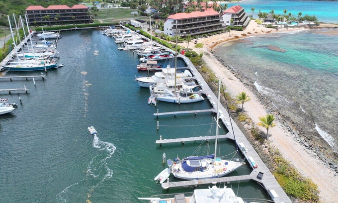 Estate Queens Quarter Condo | Brilliant 2/2 condo (Brand new)Sapphire Beach Resort