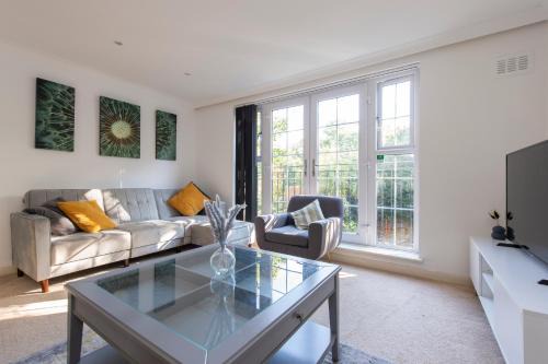 London Borough of Bromley Apartment | Brilliant Bromley, Spacious, Garden, Free Parking