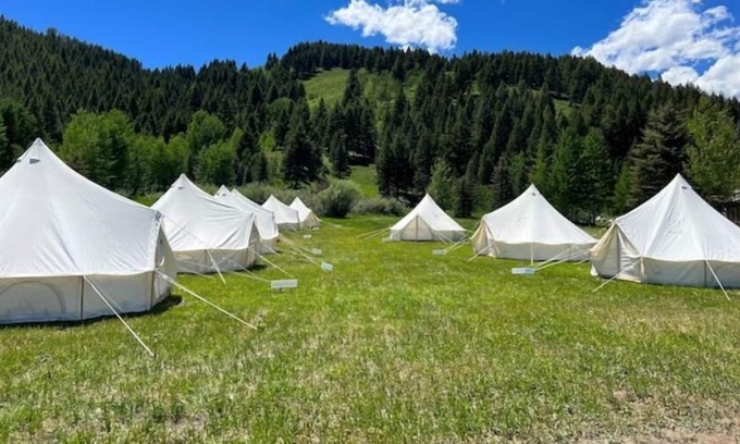 Brimfield RV Rental | Brimfield Massachusetts Meadows Glamping at show 4