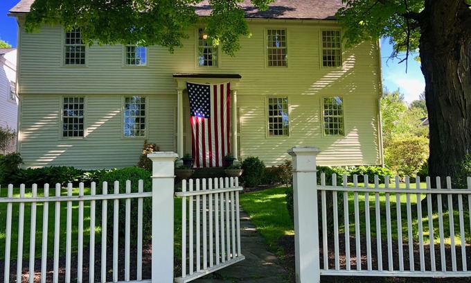 Litchfield Historic District House | Bring the family, work from home in this Historic 5 Bdrm house in Litchfield