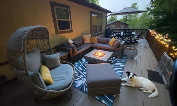 Lake Ariel House | Bring your friends, your family, your pets, you won’t want to leave! :)