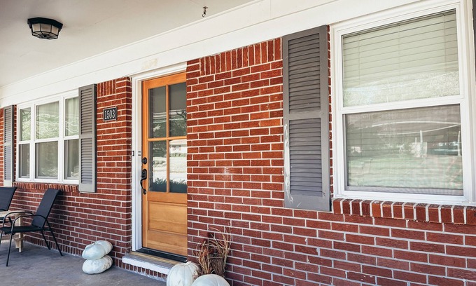 Tupelo House | Bristow Bungalow