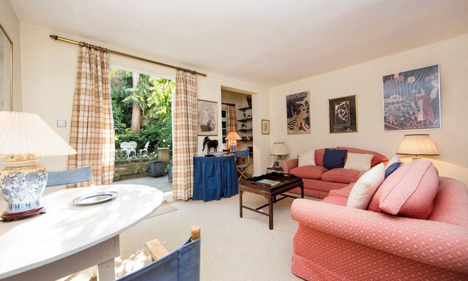 Parsons Green and Walham Apartment | BRITANNIA ROAD I, FULHAM- Traditional 1 bed, 1 bath property with private garden