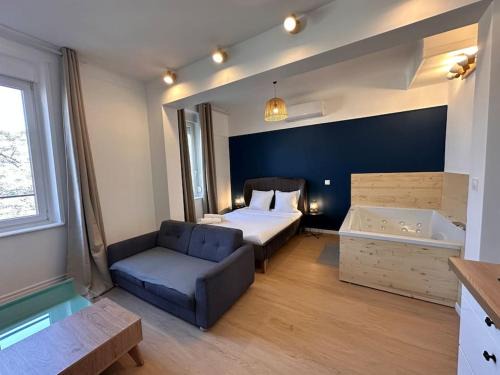 Haussonville-Blandan-Mon Desert-Saurupt Apartment | Britich 3D: Suite spa privé, clim, thermal/Artem