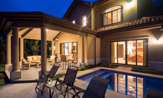Ballena House | Britt Ojochal's House