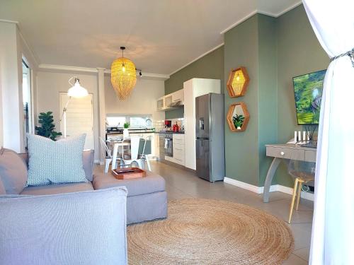 Walmer Apartment | Brizzys Balcony Luxe Retreat Great Location!