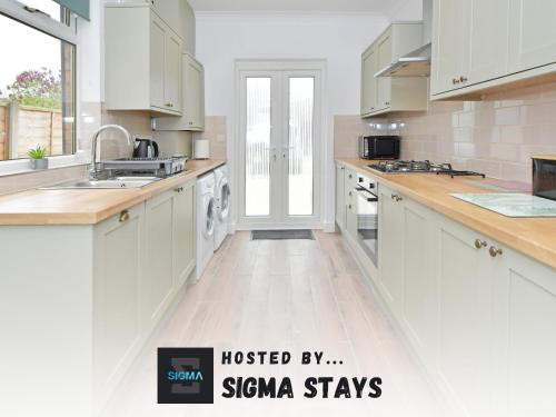 Crewe House | Broad House - By Sigma Stays