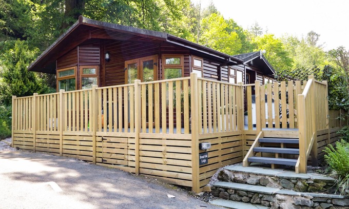 Troutbeck Cottage | BROAD OAK LODGE, family friendly, with hot tub in Windermere