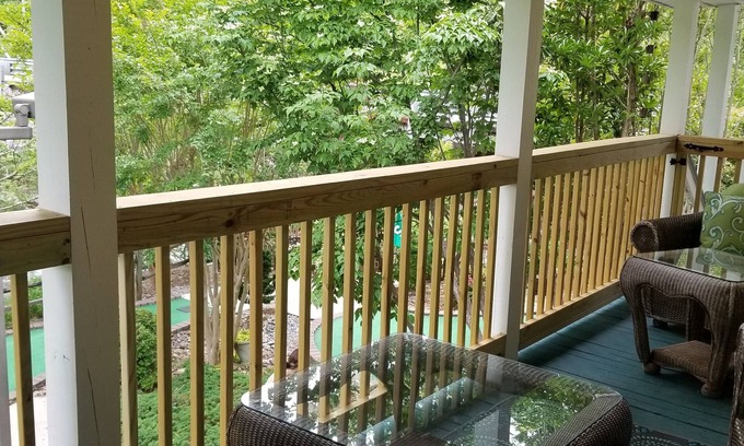 Chimney Rock Bed & Breakfast | Broad River Inn