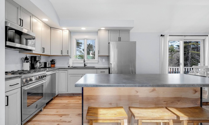 Bethel Apartment | Broad Street 4 | Spruce Apartment