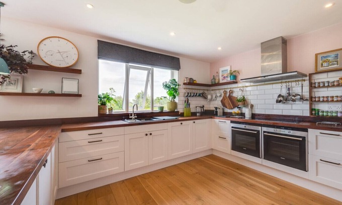 Galmpton House | Broadsands Beach House
