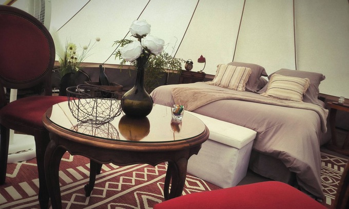 Lapalisse House | Brocante-style lodge tent