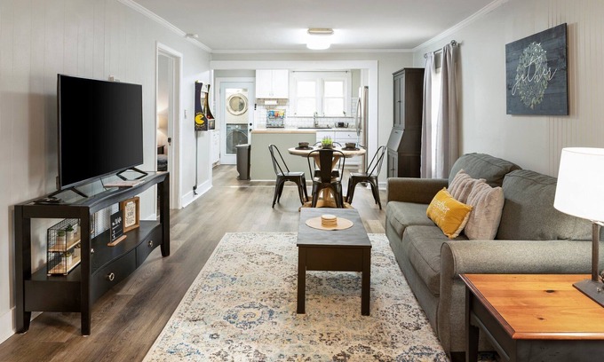 Belmont House | Brody's Place near Whitewater - storage space for adventure gear, Pacman Arcade!