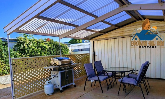 Broken Hill House | Broken Hill Inn Cottage