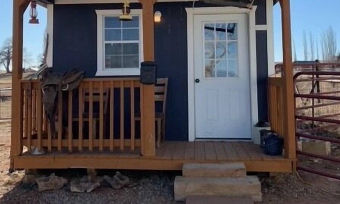 Lewis Apartment | Broken Yoke Cowboy Bunkhouse